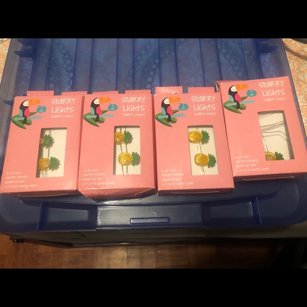 Pineapple lights